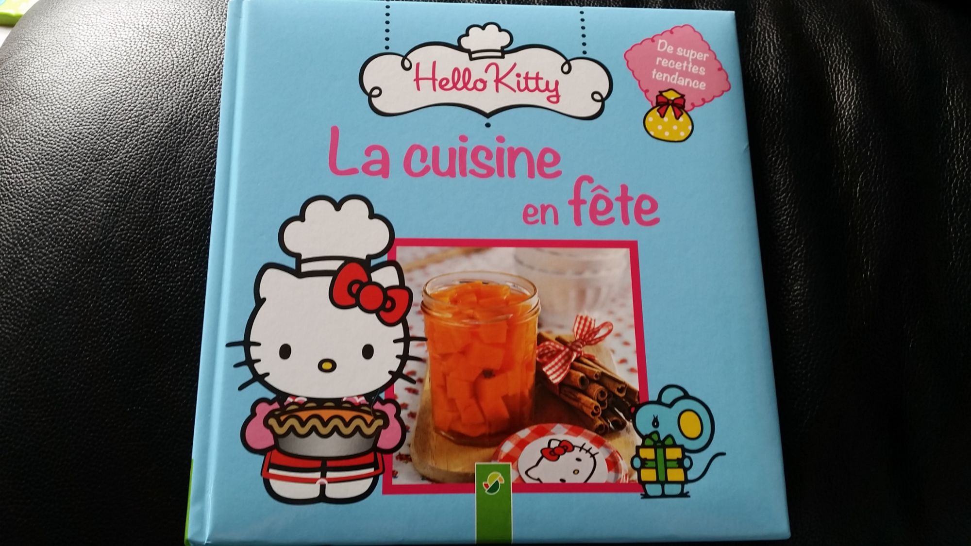 Hello kitty la cuisine en fête
