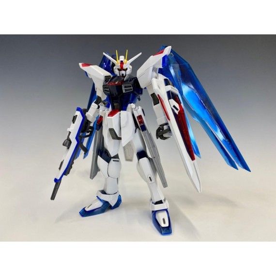 Maquette Gundam - Freedom Gundam Solid Clear Exclu Ichibankuji Gunpla Mg 1/100 18cm