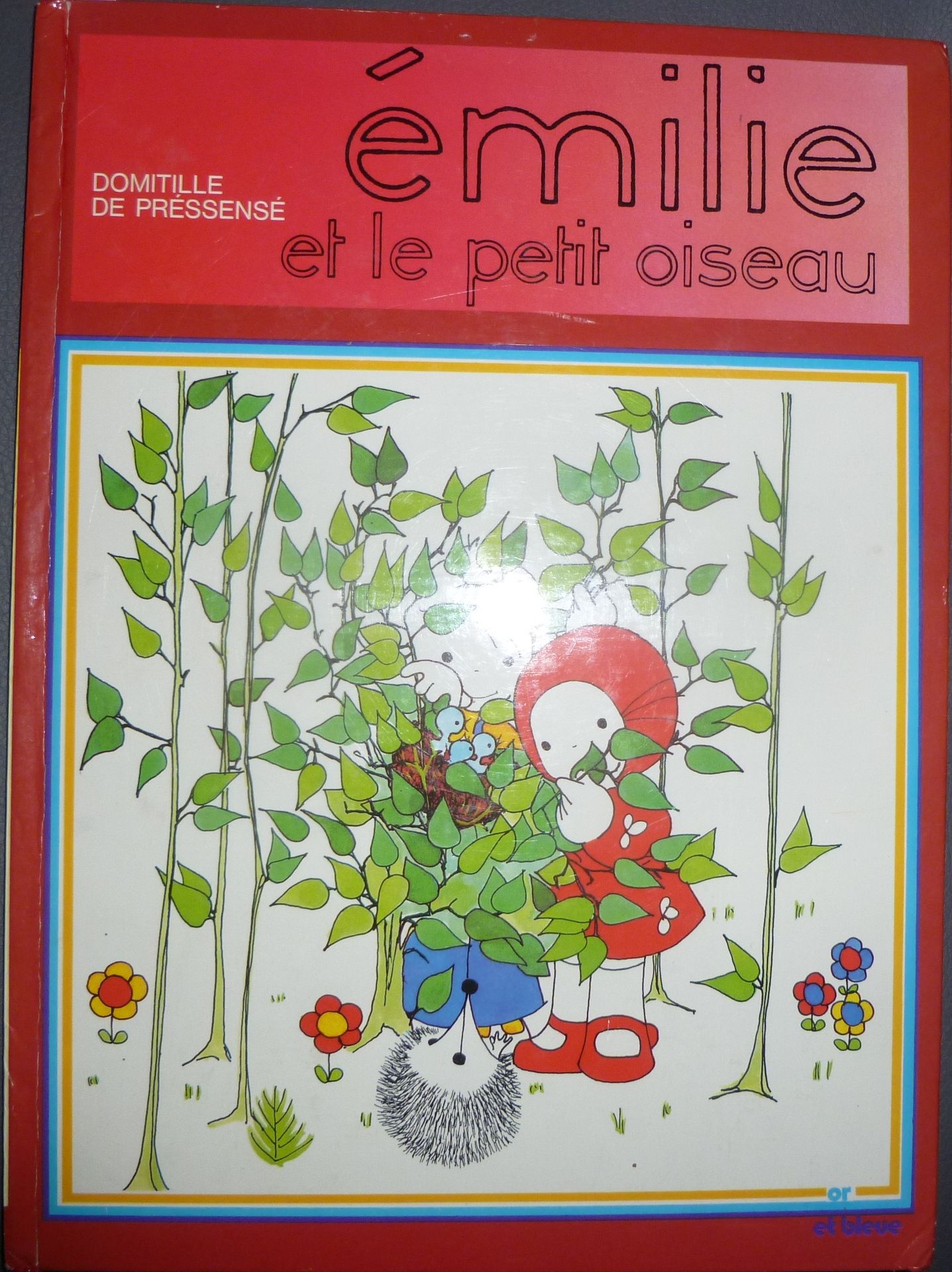 Émilie et le petit oiseau