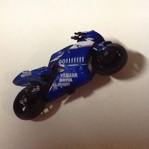 moto yamaha jouet