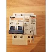 DISJONCTEUR DIFFERENTIEL 10A 30mA DT40 MERLIN GERIN 10AMPERE SCHNEIDER ELECTRIC