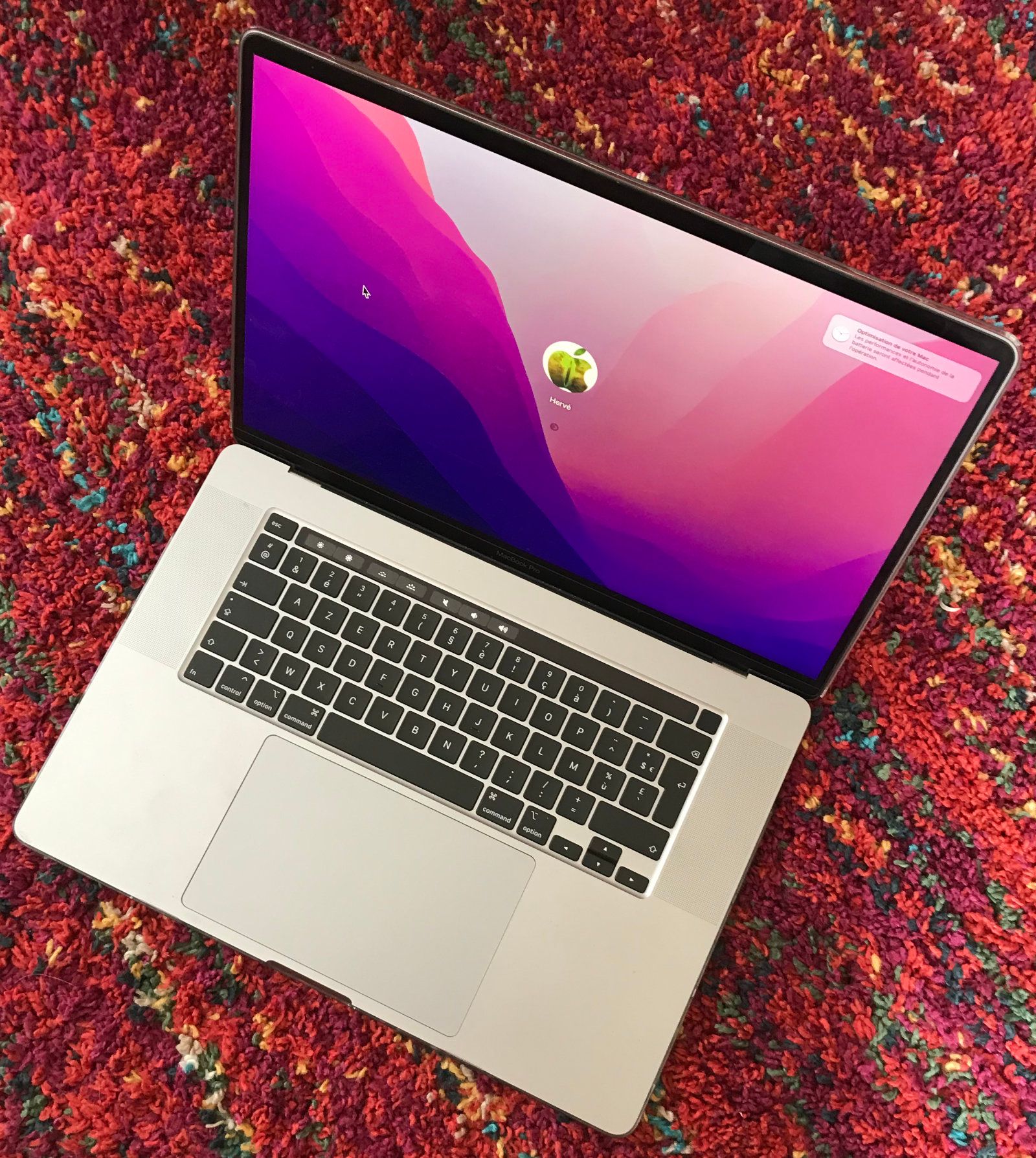 MacBook Pro 16" 2019 Intel Core i7-9750H 16 Go - 1000 Go - SSD - Gris sidéral