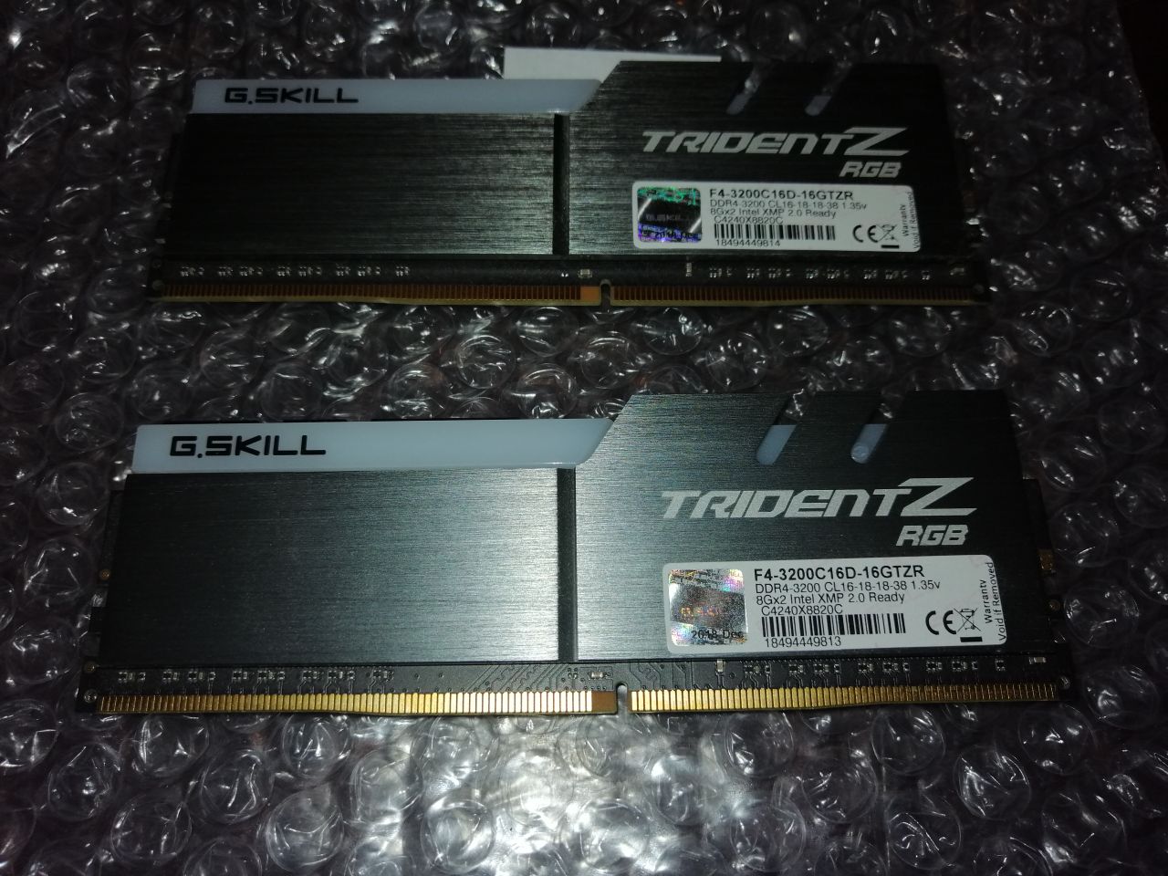 GSKILL Trident Z RGB 2x 8 Go DDR4 3200 MHz CL16 Neuf