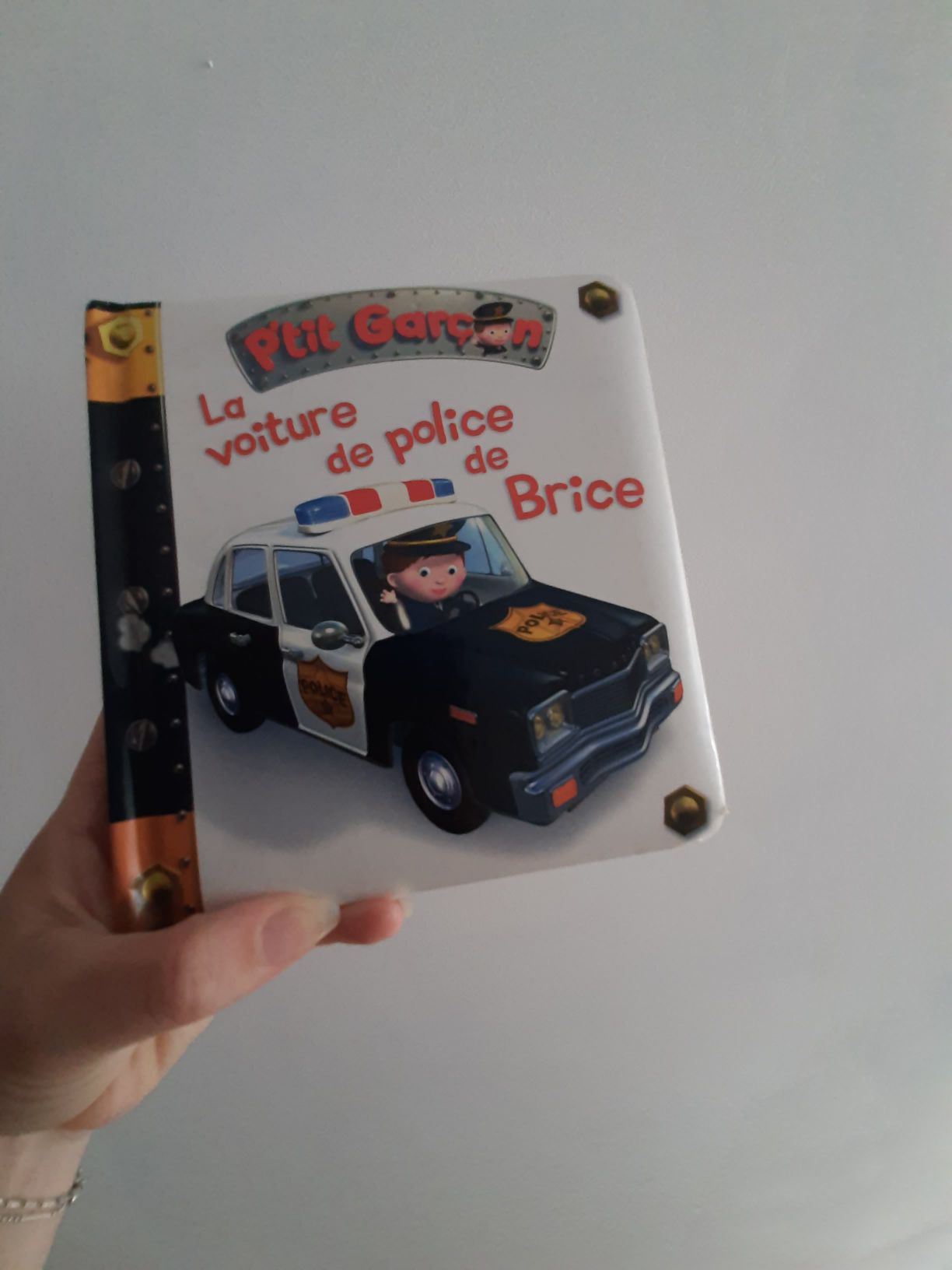 La voiture de police de Brice