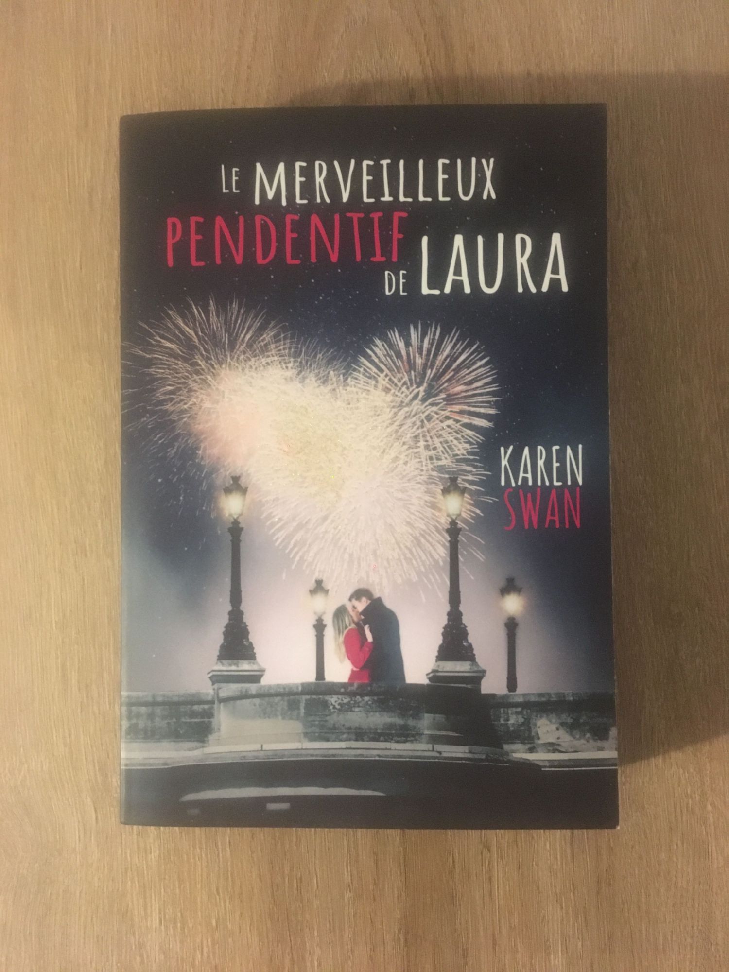 Le merveilleux pendentif de Laura