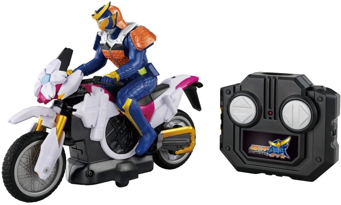 Kamen Rider In Armor Gaim Infrared Control Kamen Rider In Armor: Sakura Hurricane [Import Japonais]