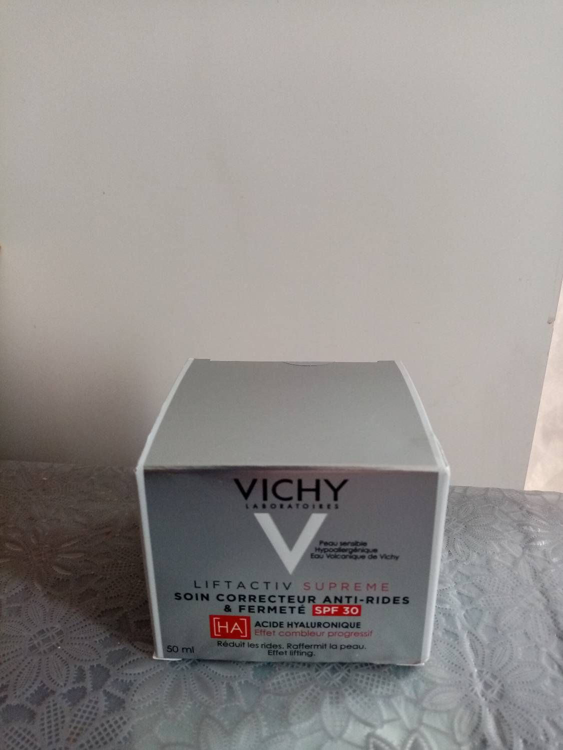 Crème Visage Jour Anti âge Anti rides Suprême Vichy Laboratoires Le Pot De 50ml
