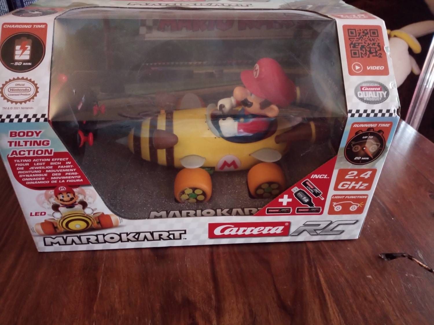 RC Mario Kart Bumble V Mario Carrera 1:18 Revell Carrera - vue 2