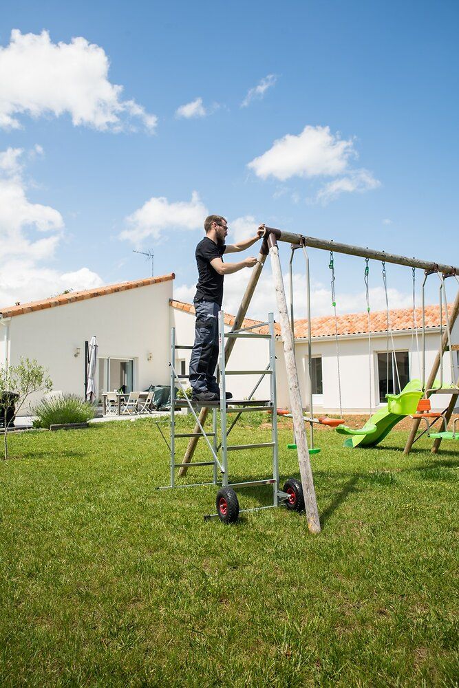 Echafaudage aluminium jardin avec roue HAILO hauteur de travail 3 m