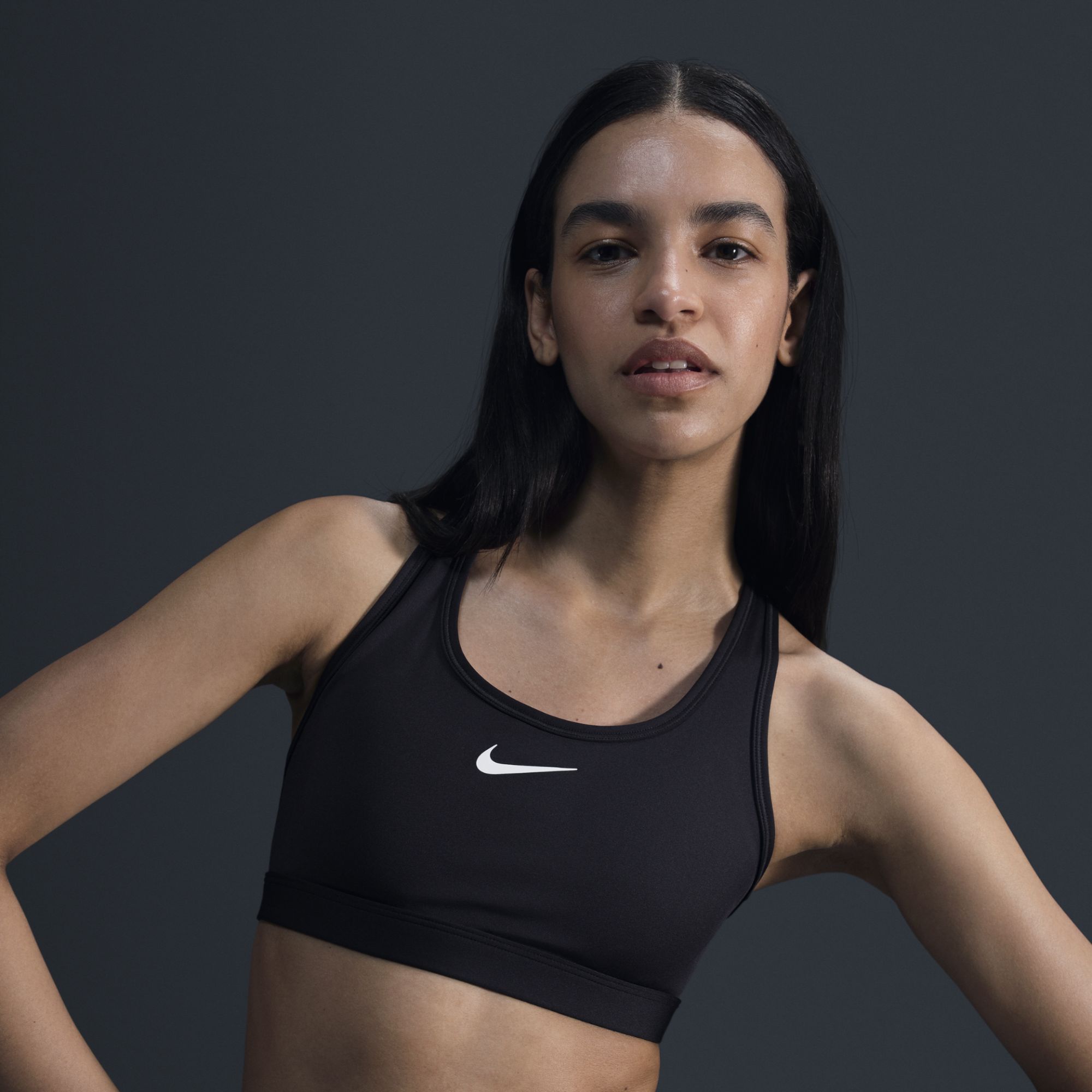 Brassières de sport Nike BRASSIERE W NK SWSH MED ARMORY EU - vue 3