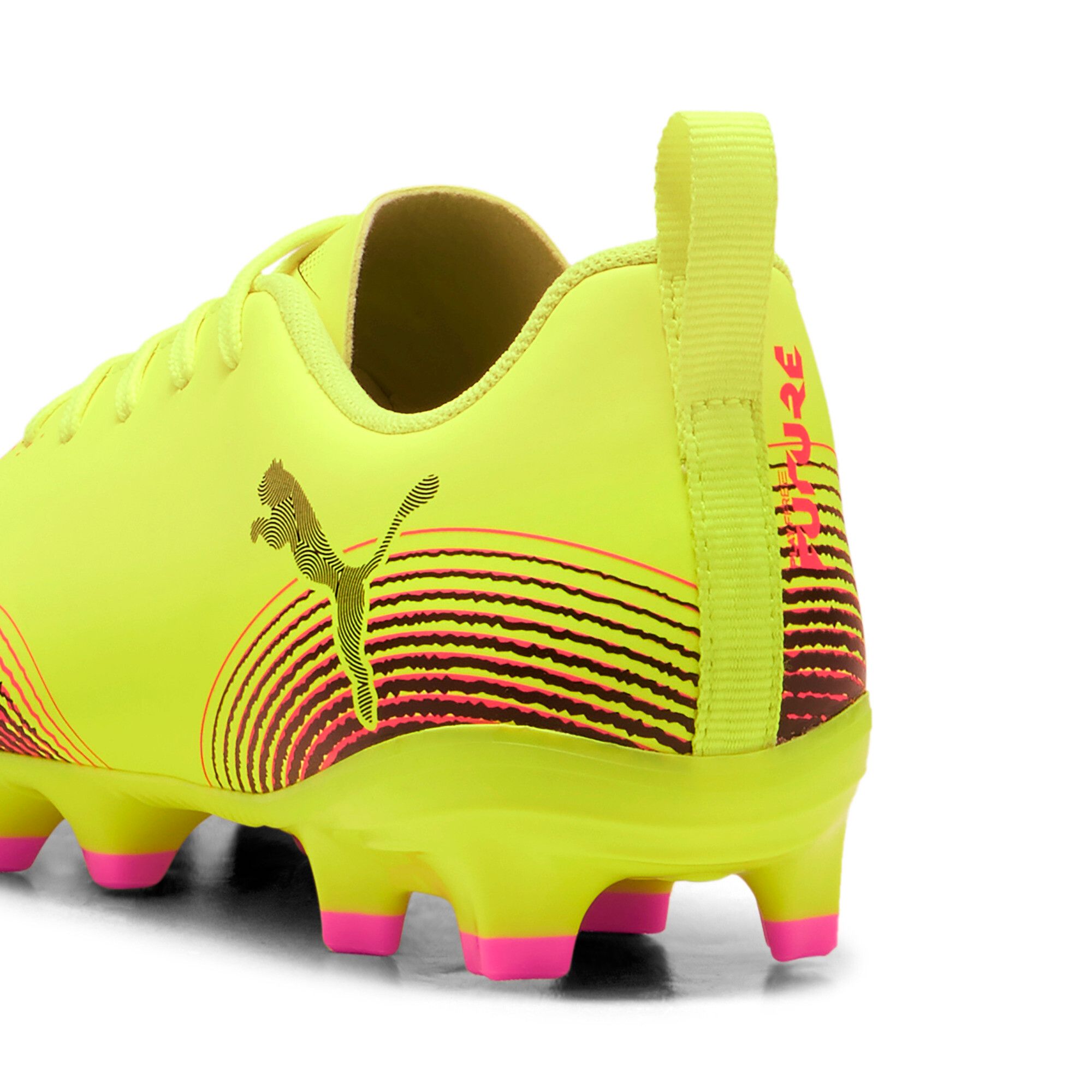 Puma Chaussures De Football Future 8 Play Fg/Ag Enfant Et Adolescent, Chaussures, Jaune Alert/Noir/Sun Struck, 36