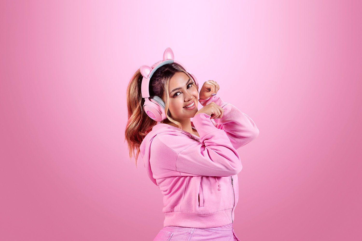 Razer Kraken Kitty Edition V2 Pro Casque Gaming Filaire RGB avec Oreilles Interchangeables Oreilles interchangeables Eclairage Réactif au Streaming Haut parleurs de 50mm - vue 4