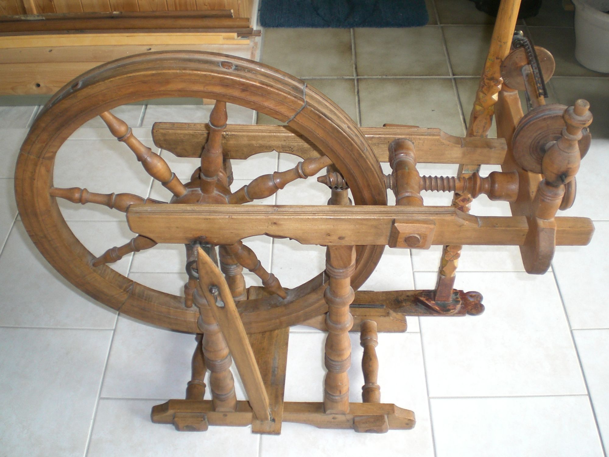 Rouet d’occasion Plus que 2 exemplaires à 60