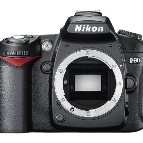Nikon D90 + Objectif Af-S Dx 18-200 Mm Vr II