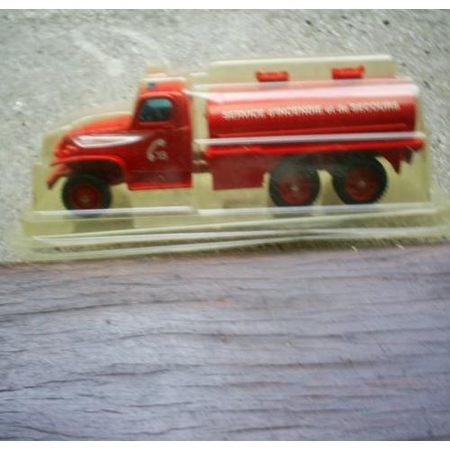 avec décalc armée française + boîte Peugeot D4A truck D4 A Solido: camion