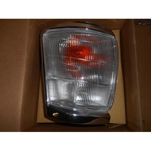 Feu clignotant avant droit chrome NEUF hilux de 2001 à 2005
