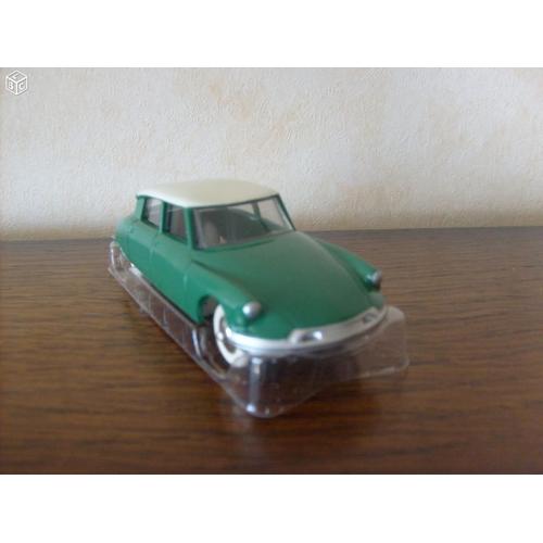 voiture miniature ds