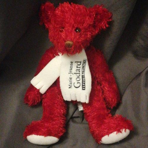 peluche ours rouge