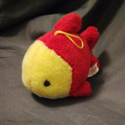 peluche poisson rouge