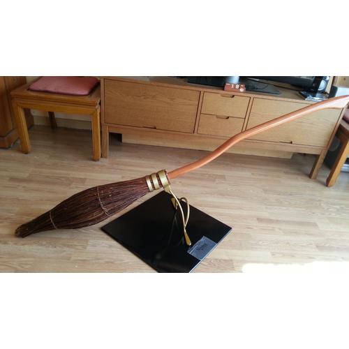 HARRY POTTER Réplique 1/1 balai magique