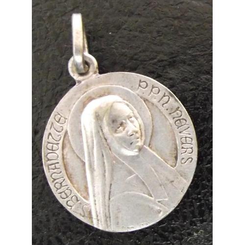 Médaille en métal argenté Sainte Bernadette p.p.n.Nevers.je suis l'immaculée conception Rakuten Médaille en métal argenté Sainte Bernadette p.p.n.Nevers.je suis l'immaculée conception Rakuten
