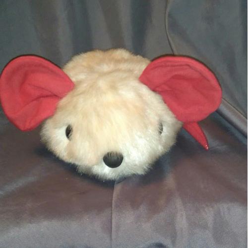 peluche souris blanche