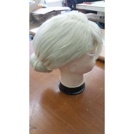 perruque blonde chignon